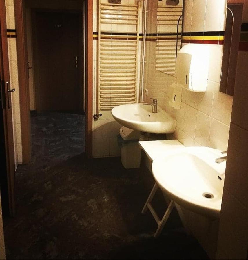 اينوفروسواف Hostel Ksiezycowy المظهر الخارجي الصورة